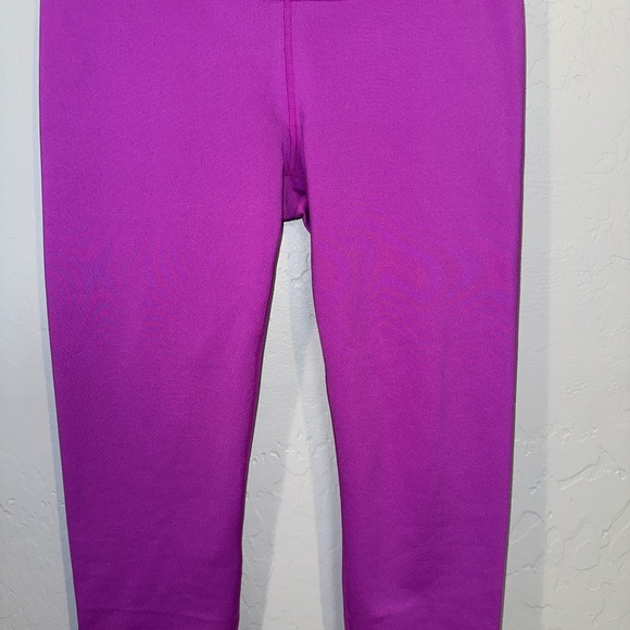 Athleta Pacesetter Crop Leggings - Picture 2 of 8